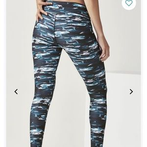 Mid-Rise Powerhold Legging in Cirrus Print